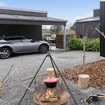 Σπίτι διακοπών In With Kitchen